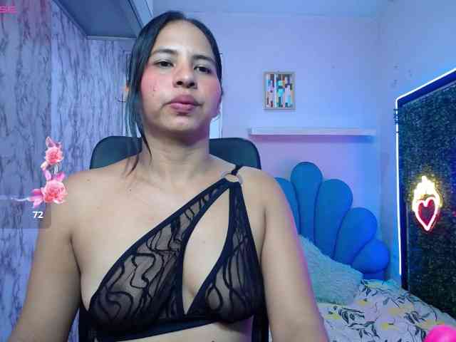 nicol-ross19 webcam