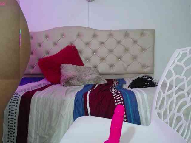 nicol-ross19 webcam