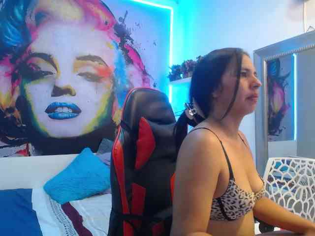 nicol-ross19 webcam
