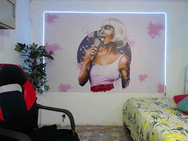 nicol-ross19 webcam