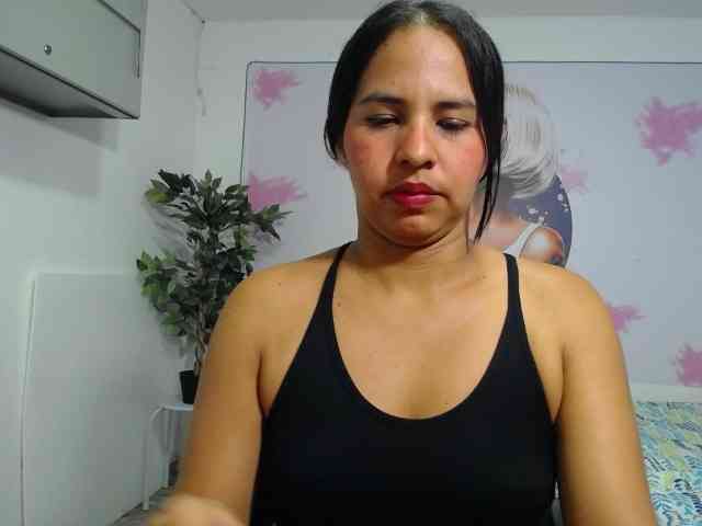 nicol-ross19 webcam