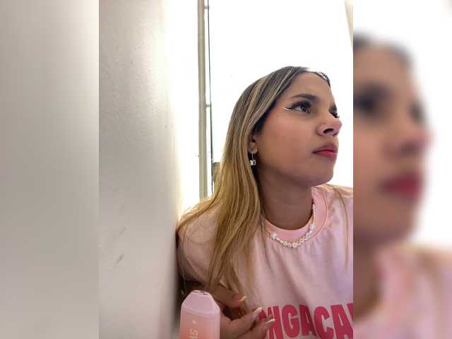 MeganRosse1 live cam on BongaCams