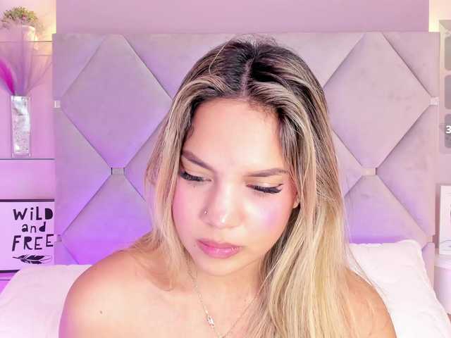 MeganRosse1 live cam on BongaCams