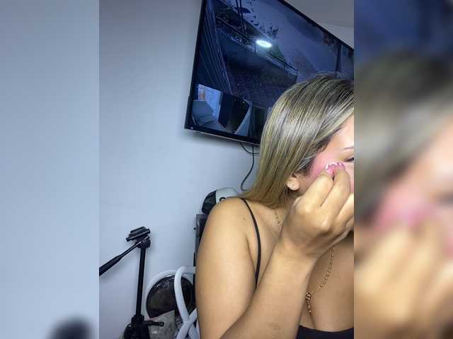 MeganRosse1 live cam on BongaCams