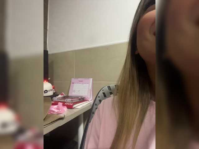 meganrosse1 cam belle