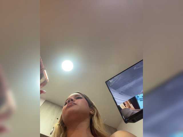 MeganRosse live cam preview