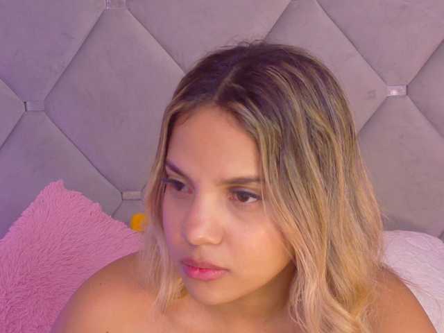 MeganRosse1 live cam on BongaCams