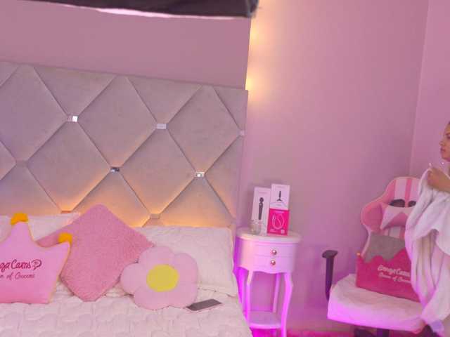 MeganRosse1 live cam on BongaCams
