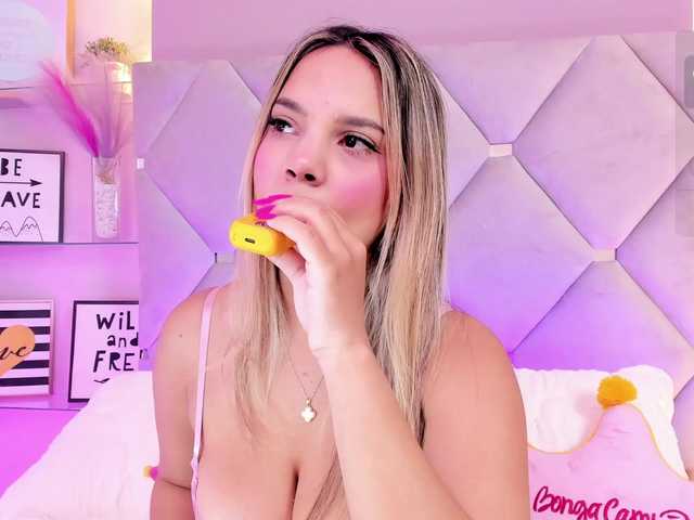 MeganRosse1 live cam on BongaCams