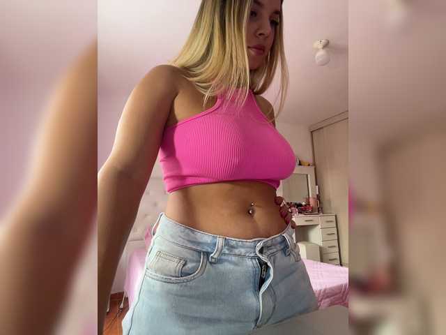 MeganRosse1 live cam on BongaCams