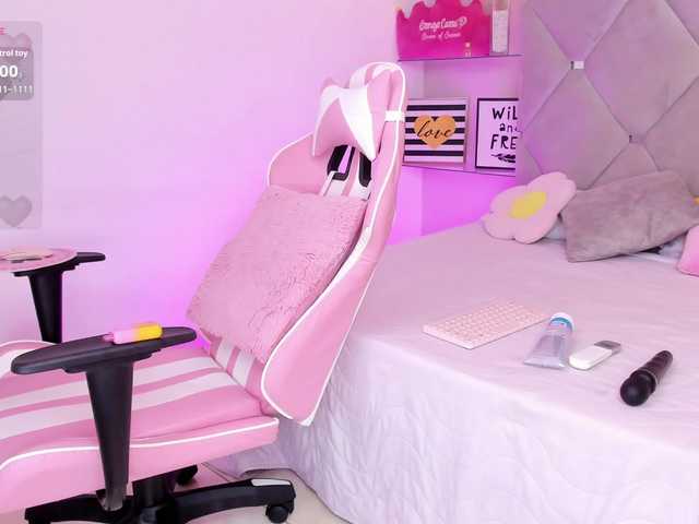 MeganRosse1 live cam on BongaCams
