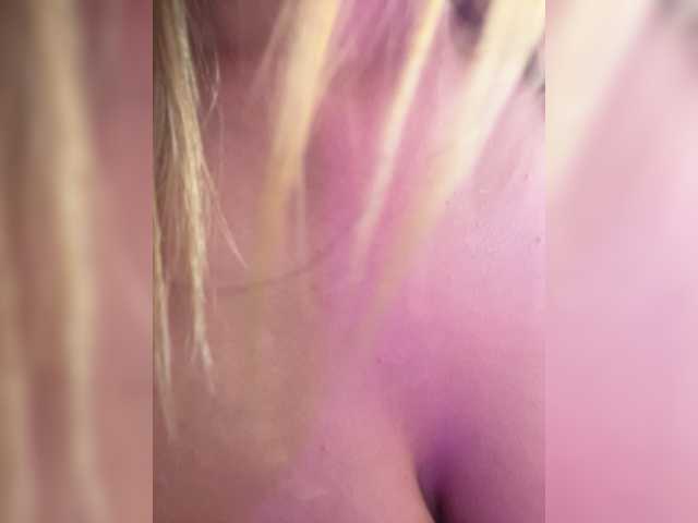 MeganRosse1 live cam on BongaCams