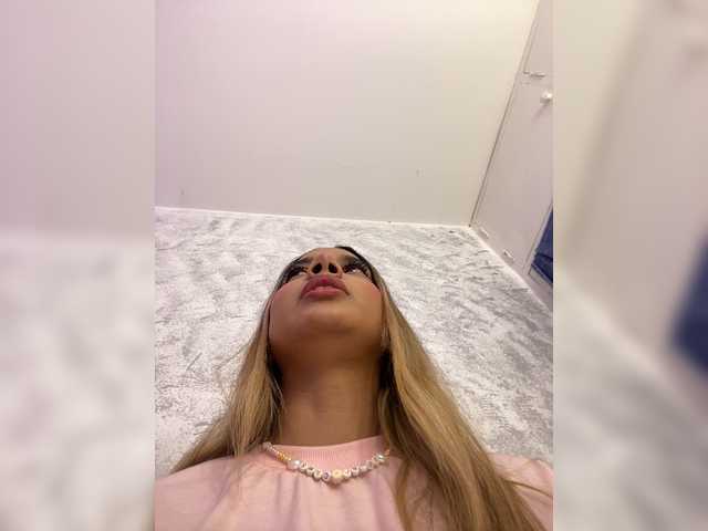 MeganRosse1 live cam on BongaCams