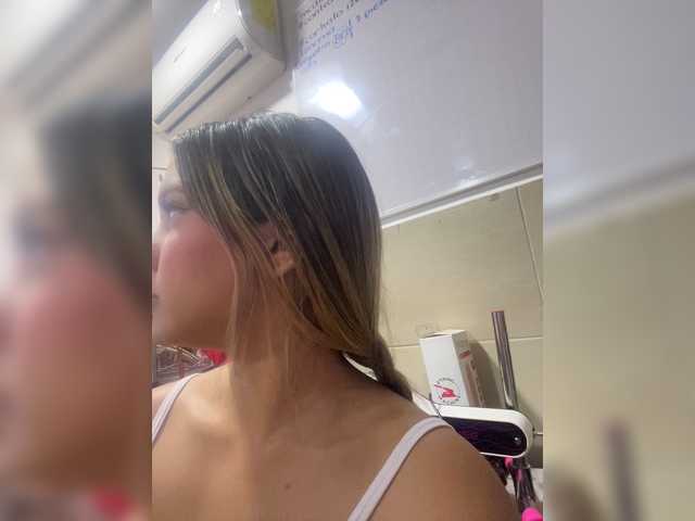 meganrosse1 cam belle