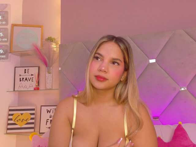 MeganRosse live cam preview