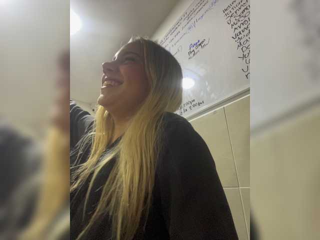 MeganRosse1 live cam on BongaCams