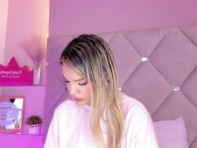 MeganRosse1 live cam on BongaCams