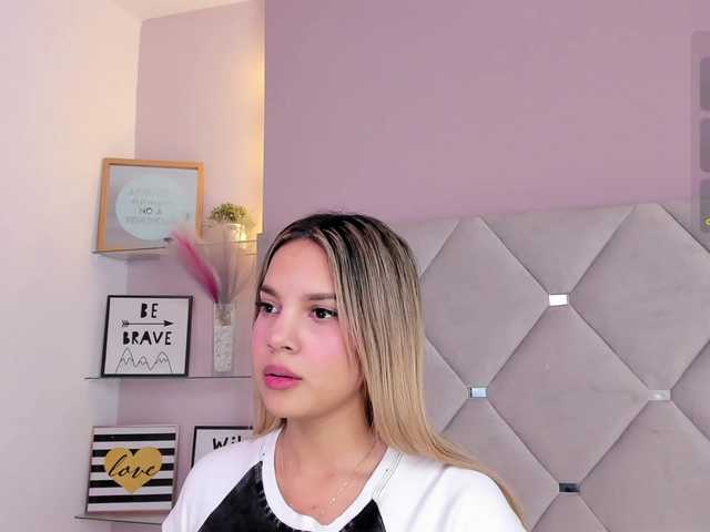 MeganRosse1 live cam on BongaCams