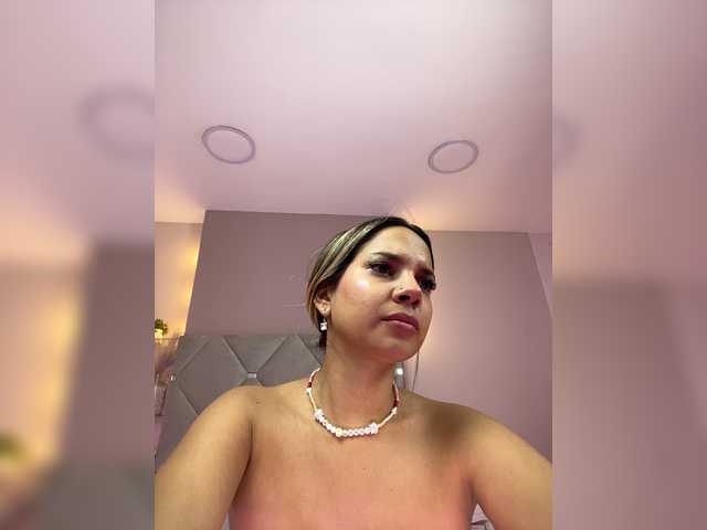MeganRosse1 live cam on BongaCams