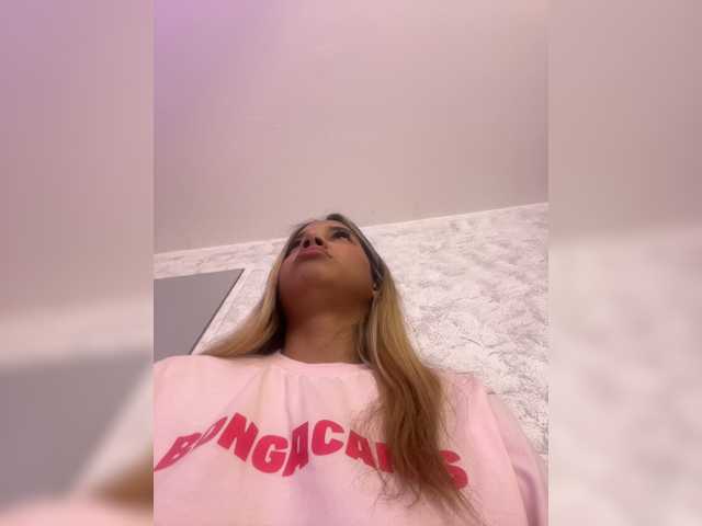 MeganRosse1, en directo ahora en BongaCams