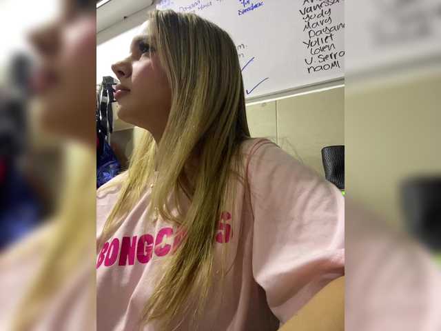 MeganRosse1 live cam on BongaCams