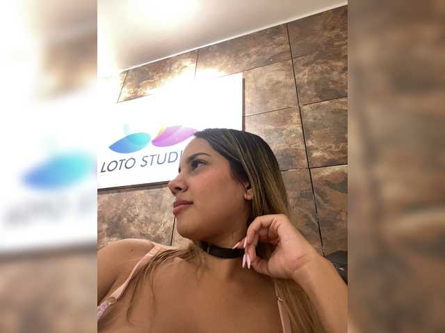 MeganRosse1 live cam on BongaCams