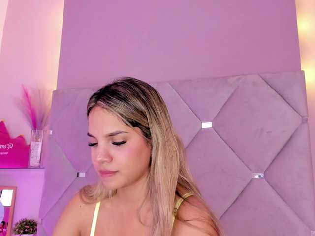 MeganRosse1 live cam on BongaCams