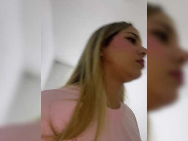 MeganRosse1 live cam on BongaCams