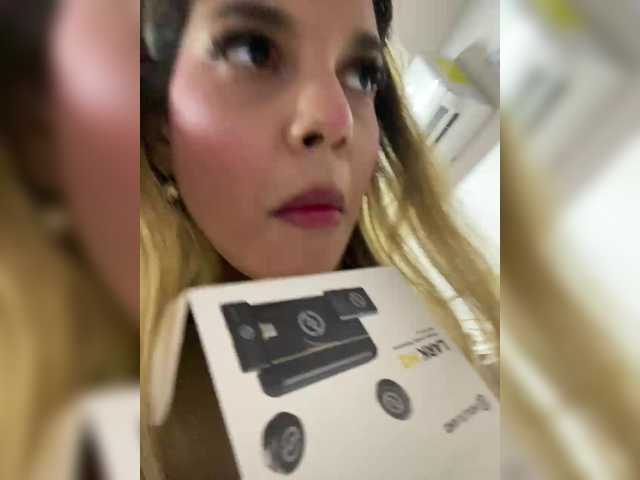 MeganRosse1 live cam on BongaCams