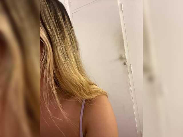 MeganRosse1 live cam on BongaCams