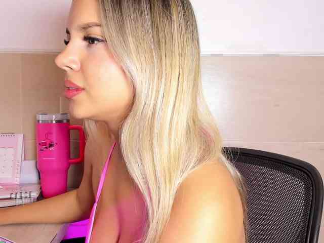 meganrosse's live room