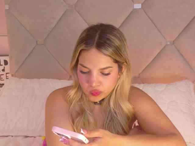meganrosse's live room