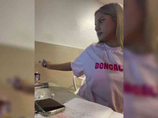 Meganrosse's live stream