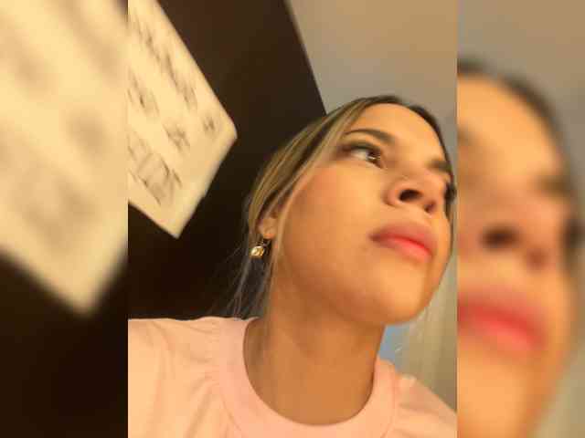 MeganRosse webcam