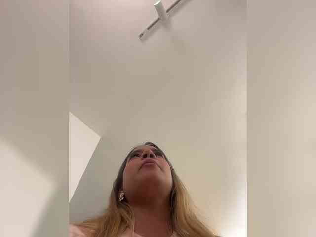 Modèle: MeganRosse