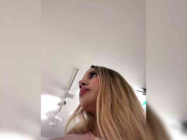 MeganRosse webcam