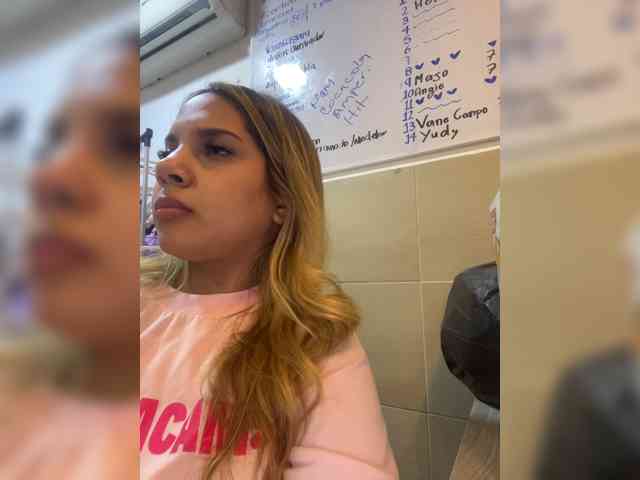 Modèle: MeganRosse