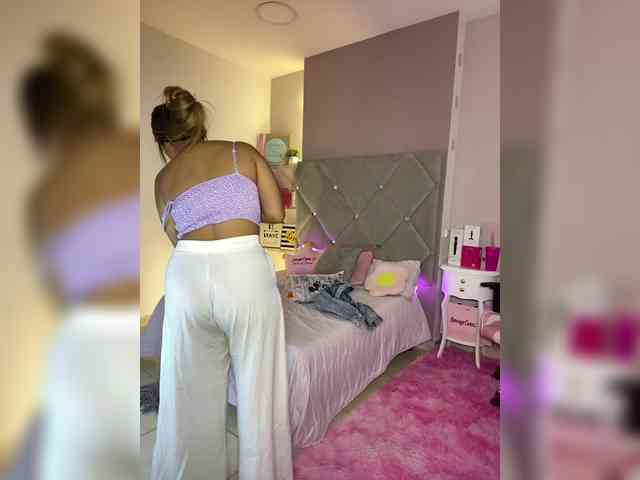 MeganRosse webcam
