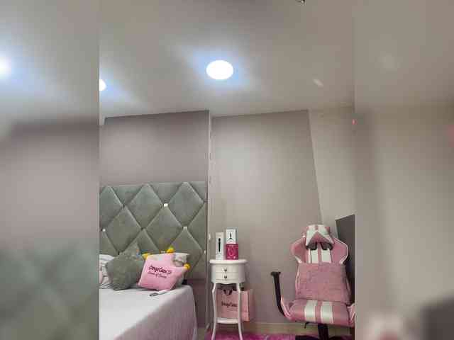 meganrosse's live room