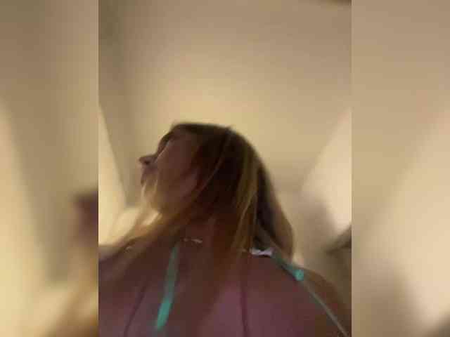 MeganRosse webcam