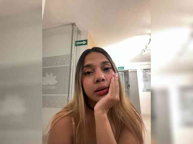 Modèle: MeganRosse