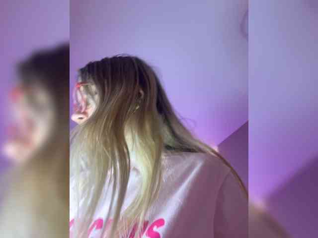MeganRosse webcam