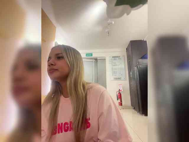 MeganRosse webcam