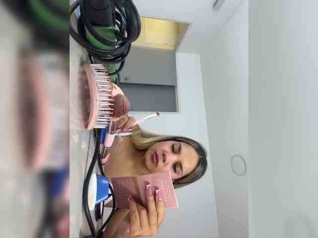 Modèle: MeganRosse
