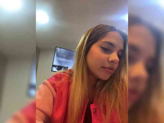 nude webcam show MeganRosse1