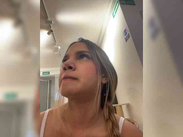 Modèle: MeganRosse