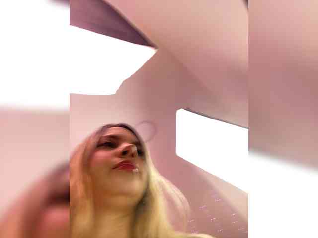 MeganRosse webcam
