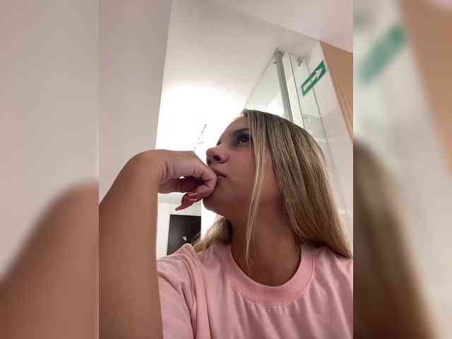 MeganRosse webcam