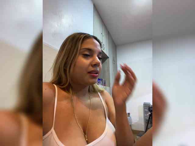 MeganRosse webcam