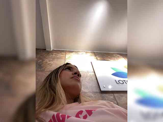 MeganRosse webcam
